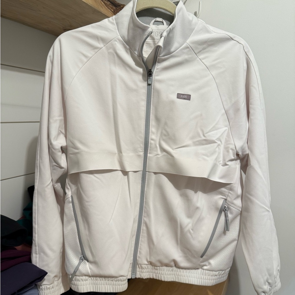 FIGS Sydney jacket